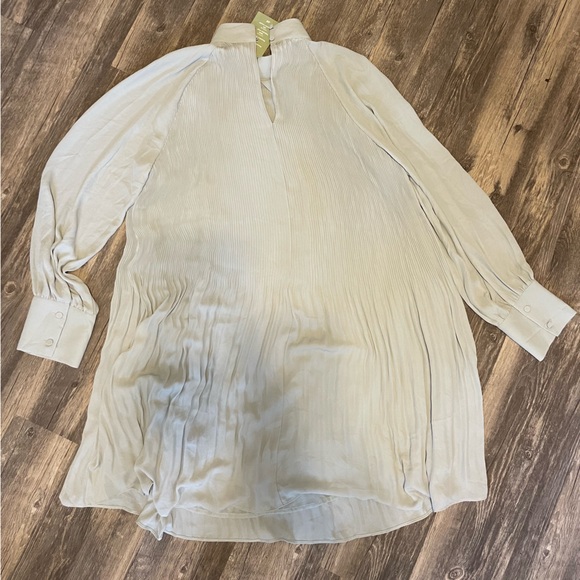 H&M Pleated Chiffon Dress Light Blue/grey New with tags - Picture 5 of 5